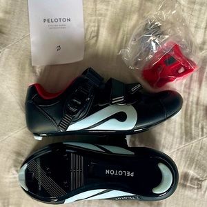 Peloton Cycling Shoes BRAND NEW with box+cleats!